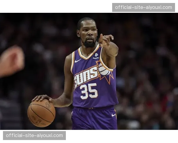 太阳主场迎战勇士 杜兰特布克得分组合火力全开 太阳主场迎战勇士 杜兰特布克得分组合火力全开